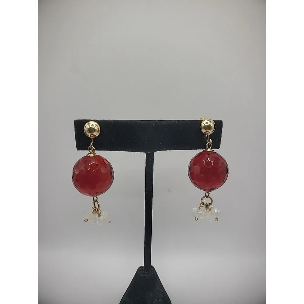 Vintage Earrings Clip On Drop Dangle Red‎ Bead White Beads Jewelry Costume